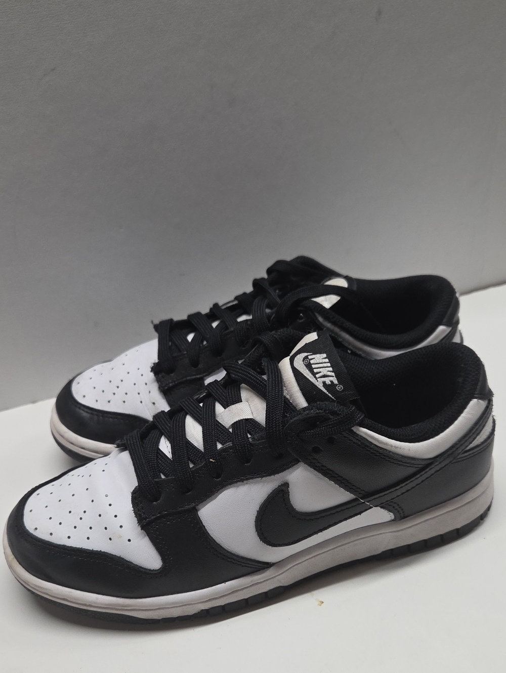 Nike Women’s Colorway Panda Dunk Low Retro Low-Top Athletic Sneakers Size 7.5